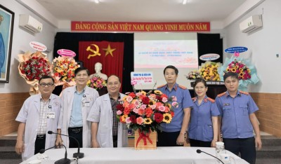 VKSND thị xã Điện Bàn thăm chúc mừng ngày Thầy thuốc Việt Nam 27/02 tại Bệnh viện đa khoa khu vực Quảng Nam