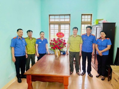 VKSND huyện Nam Trà My thăm Hạt Kiểm lâm huyện Nam Trà My nhân Ngày truyền thống