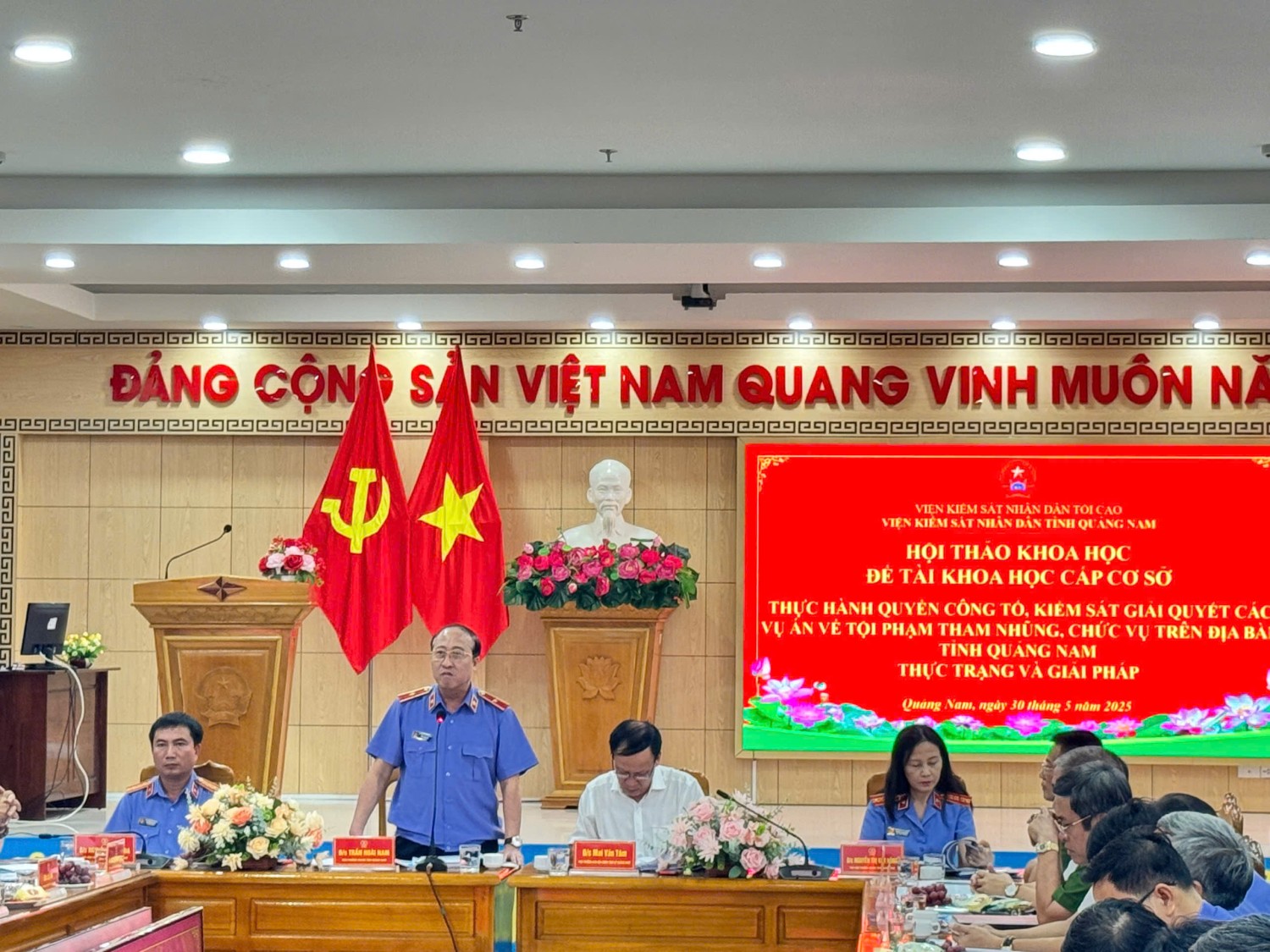 Hội thảo khoa học“Thực hành quyền công tố, kiểm sát giải quyết các vụ án về tội phạm tham nhũng, chức vụ trên địa bàn tỉnh Quảng Nam – Thực trạng và giải pháp”